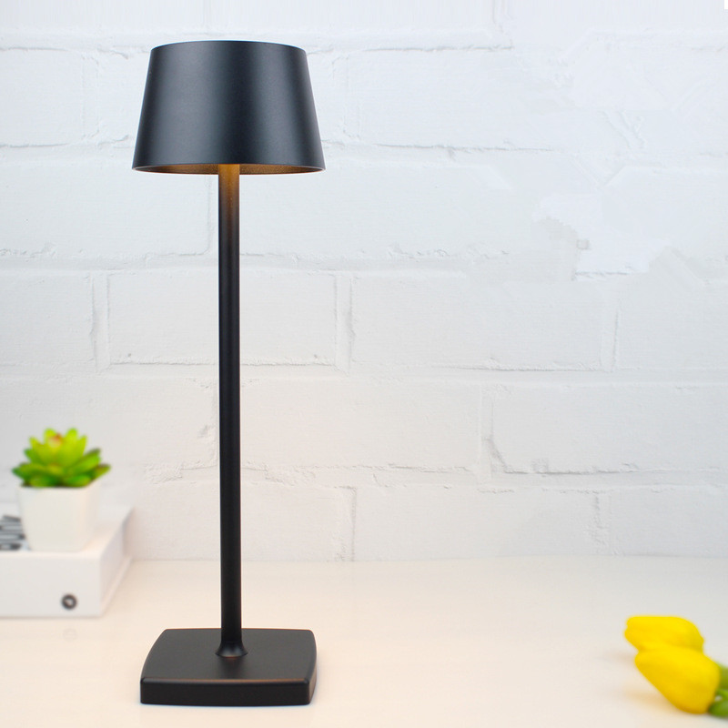 LED Aluminum Alloy Desk Lamp USB Rechargeable Table Lamps for Bar